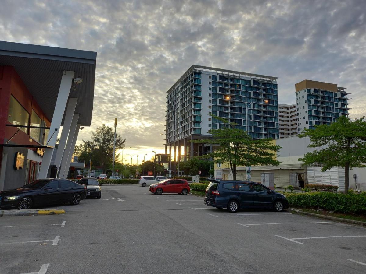 Sunset View 969 Pd Waterfront Hotel Port Dickson Exterior photo